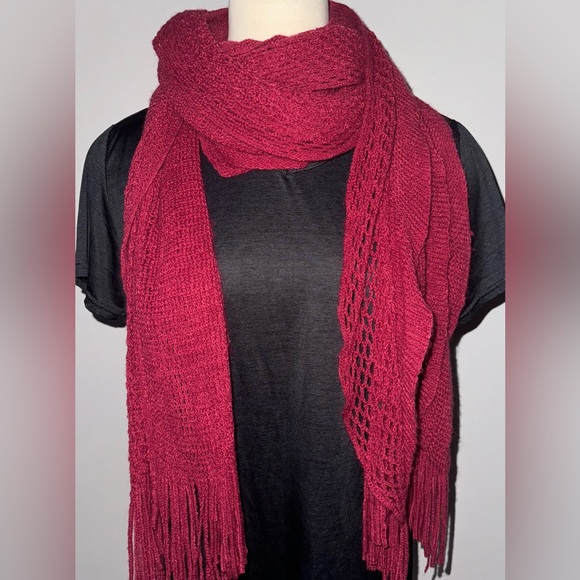 Charlotte Russe Ladies Scarf NWOT soft, knitted deep pink color - Picture 1 of 3